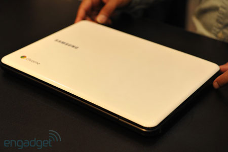 Cận cảnh laptop đầu tiên chạy hệ điều hành Google Chrome Can canh laptop dau tien chay he dieu hanh Google Chrome