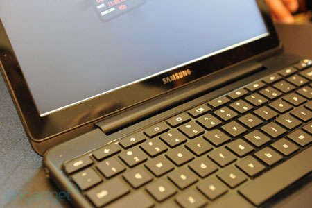 Cận cảnh laptop đầu tiên chạy hệ điều hành Google Chrome Can canh laptop dau tien chay he dieu hanh Google Chrome