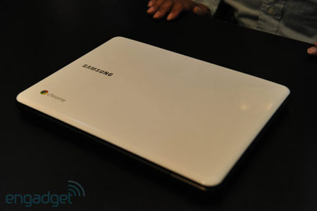 Cận cảnh laptop đầu tiên chạy hệ điều hành Google Chrome Can canh laptop dau tien chay he dieu hanh Google Chrome